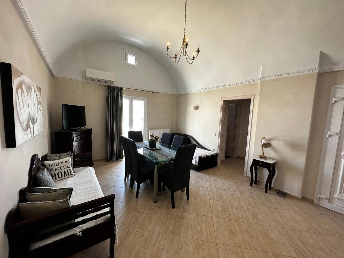 Veldi Art - Kamari Beach Apartment Fira  Ngoại thất bức ảnh