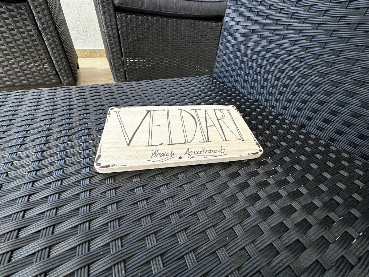 Veldi Art - Kamari Beach Apartment Fira  Ngoại thất bức ảnh