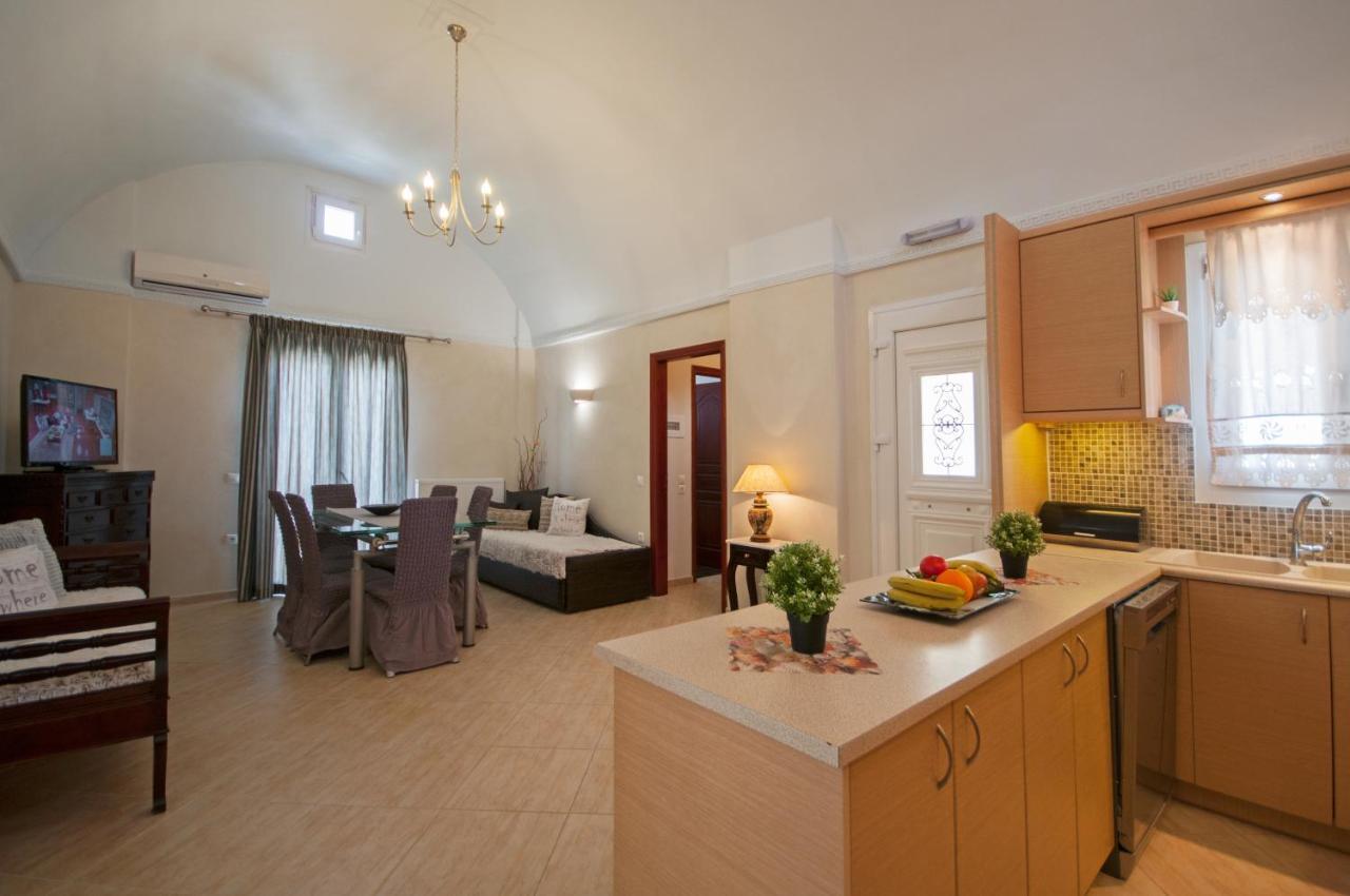 Veldi Art - Kamari Beach Apartment Fira  Ngoại thất bức ảnh