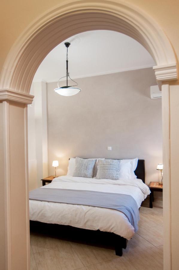 Veldi Art - Kamari Beach Apartment Fira  Ngoại thất bức ảnh